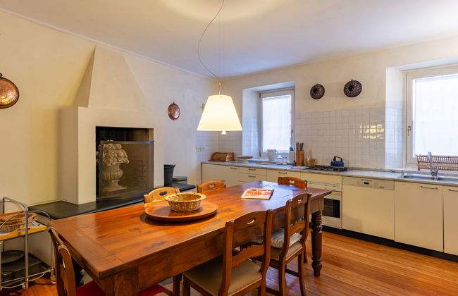 5 bedroom House in Dervio with garden and terrace - Photo 9