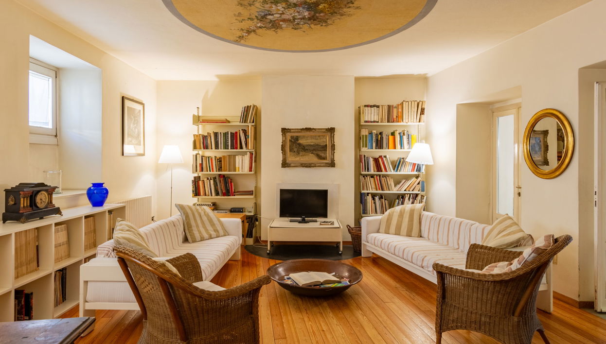 5 bedroom House in Dervio with garden and terrace - Photo 1
