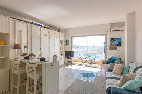 Photo 2 - Apartment in Hyères with terrace and sea view