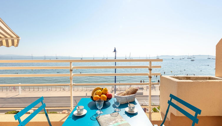 Photo 1 - Apartment in Hyères with terrace and sea view