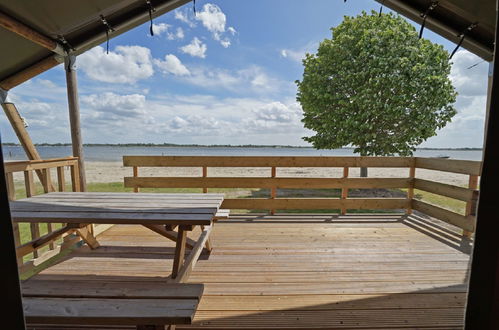 Foto 5 - Casa de 3 quartos em Biddinghuizen com piscina e terraço