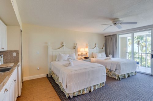 Photo 7 - Apartment in Fort Myers Beach with swimming pool and sea view