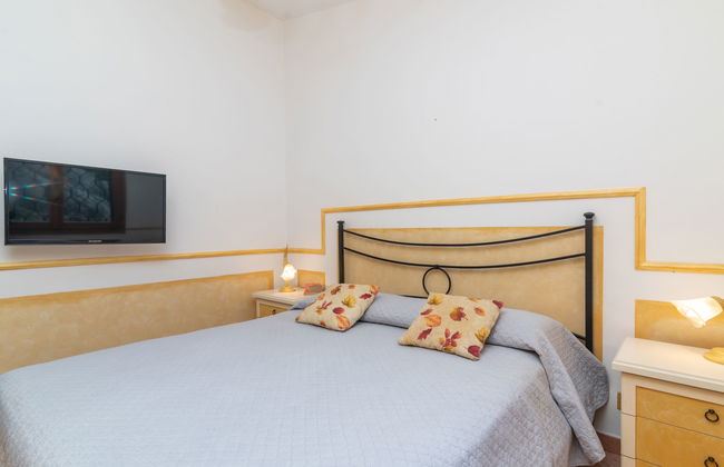 Casa de 4 quartos em Olbia com jardim e terraço - Foto 15