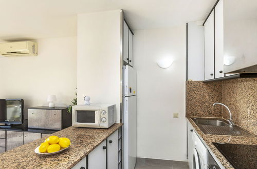 Photo 11 - 2 bedroom Apartment in Salou with swimming pool and garden