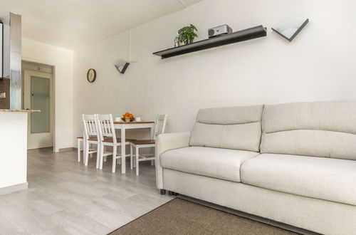 Photo 8 - 2 bedroom Apartment in Salou with swimming pool and garden