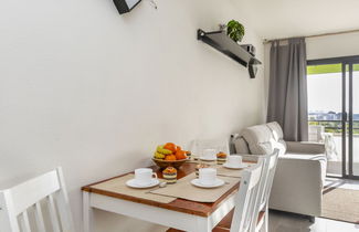 Photo 3 - 2 bedroom Apartment in Salou with swimming pool and garden