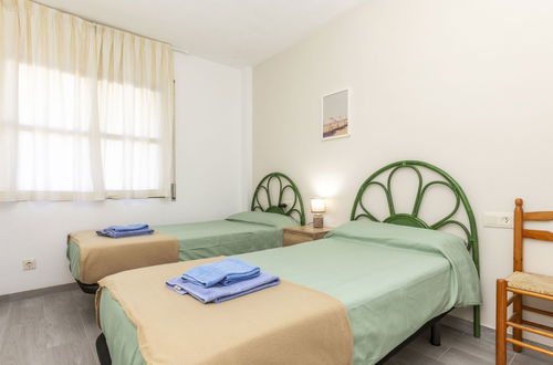Photo 13 - 2 bedroom Apartment in Salou with swimming pool and garden
