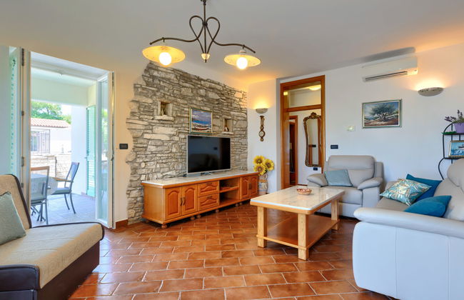 Casa de 5 quartos em Raša com piscina privada e terraço - Foto 14
