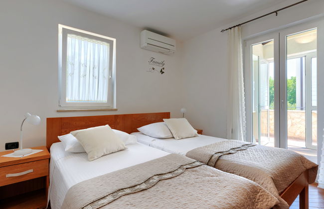 Casa de 5 quartos em Raša com piscina privada e terraço - Foto 44