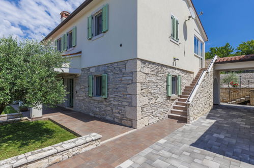 Photo 27 - Maison de 4 chambres à Raša avec piscine privée et terrasse