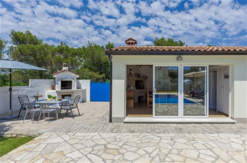Foto 52 - Casa de 4 habitaciones en Raša con piscina privada y vistas al mar