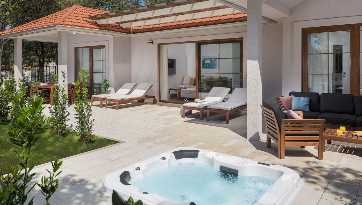 Maison de 3 chambres à Bale avec piscine et terrasse - Photo 1
