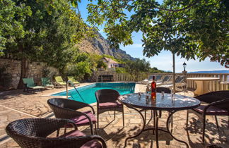 Photo 3 - Maison de 6 chambres à Dugi Rat avec piscine privée et jardin