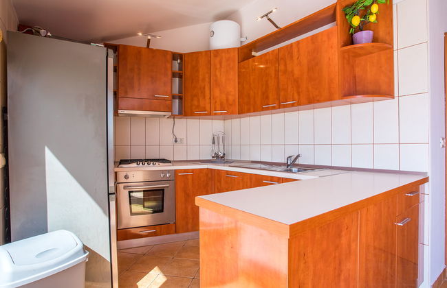 Casa de 8 quartos em Dugi Rat com piscina privada e jardim - Foto 24