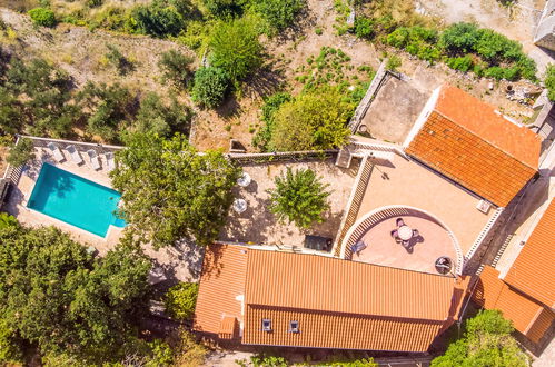 Foto 6 - Casa de 6 quartos em Dugi Rat com piscina privada e jardim