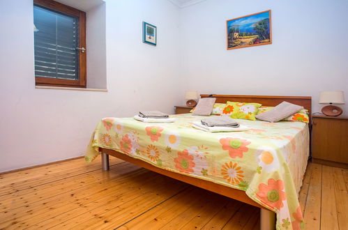 Photo 19 - 6 bedroom House in Dugi Rat with private pool and sea view