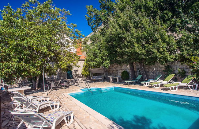 Casa de 8 quartos em Dugi Rat com piscina privada e jardim - Foto 7