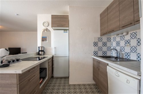 Foto 4 - Appartamento con 1 camera da letto a Cavalaire-sur-Mer con terrazza e vista mare
