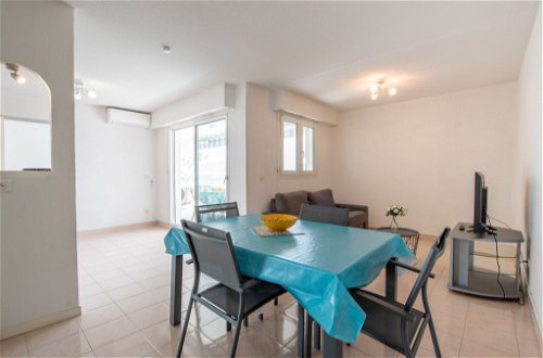 Foto 3 - Apartamento de 1 habitación en Cavalaire-sur-Mer con terraza y vistas al mar