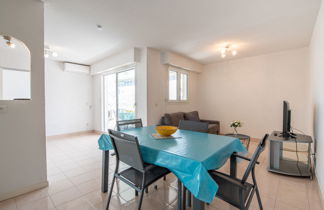 Foto 3 - Apartamento de 1 quarto em Cavalaire-sur-Mer com terraço e vistas do mar