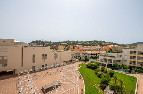 Foto 15 - Apartamento de 1 habitación en Cavalaire-sur-Mer con terraza y vistas al mar