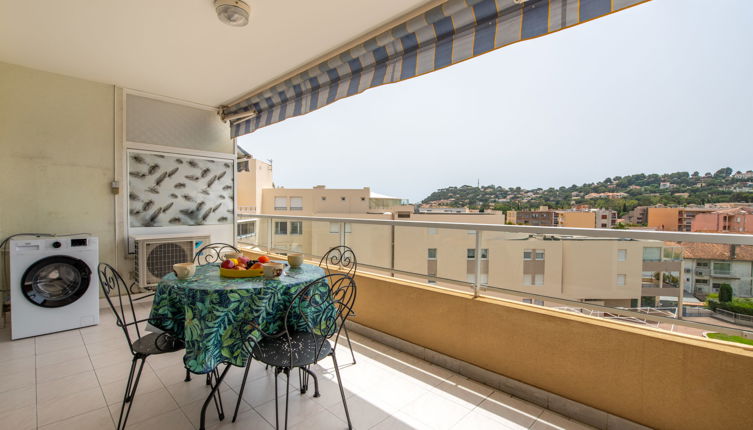 Photo 1 - 1 bedroom Apartment in Cavalaire-sur-Mer with terrace and sea view