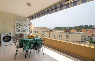 Photo 1 - 1 bedroom Apartment in Cavalaire-sur-Mer with terrace and sea view