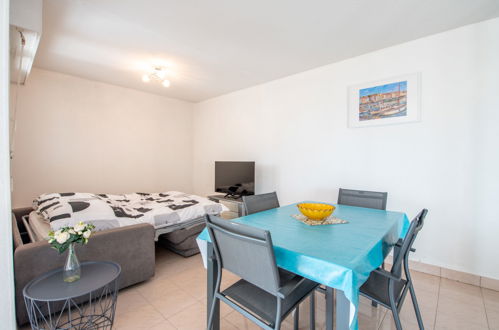 Photo 7 - 1 bedroom Apartment in Cavalaire-sur-Mer with terrace