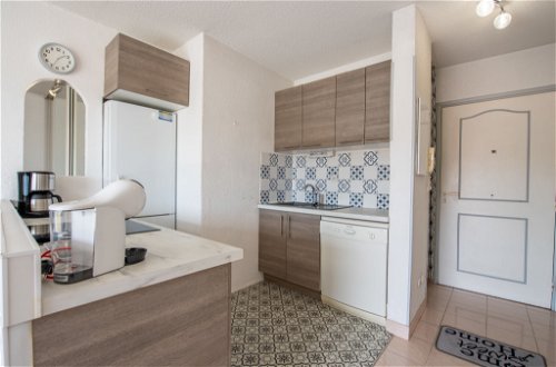 Foto 8 - Apartment mit 1 Schlafzimmer in Cavalaire-sur-Mer mit terrasse und blick aufs meer