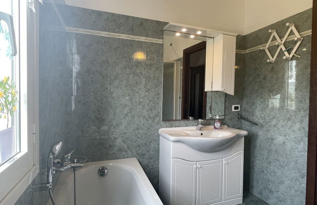 Casa de 2 quartos em Imperia com terraço - Foto 11