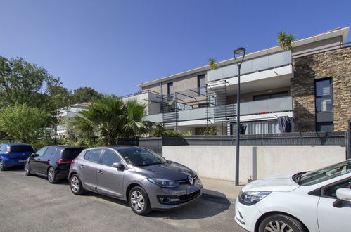 Foto 16 - Apartamento en Saint-Cyr-sur-Mer con jardín y terraza