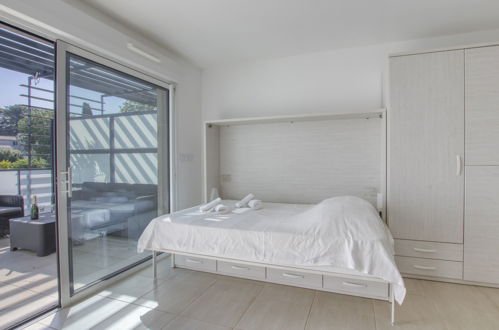 Foto 9 - Apartamento em Saint-Cyr-sur-Mer com jardim e terraço