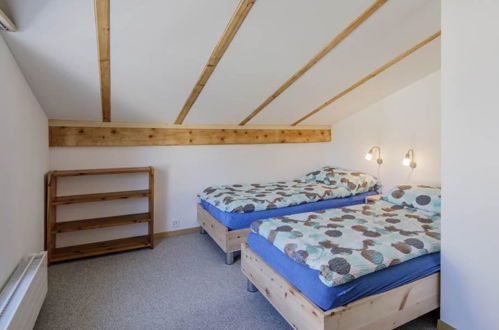 Foto 8 - Appartamento con 5 camere da letto a Lantsch/Lenz con giardino