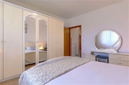 Foto 42 - Casa con 4 camere da letto a Sveta Nedelja con piscina privata e vista mare