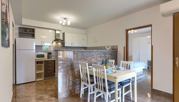4 bedroom House in Sveta Nedelja with private pool and garden - Photo 4