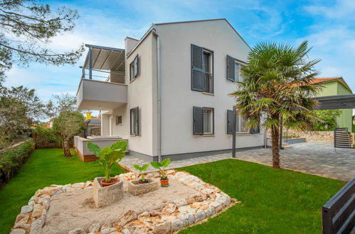 Foto 1 - Casa de 5 habitaciones en Mali Lošinj con jardín y vistas al mar