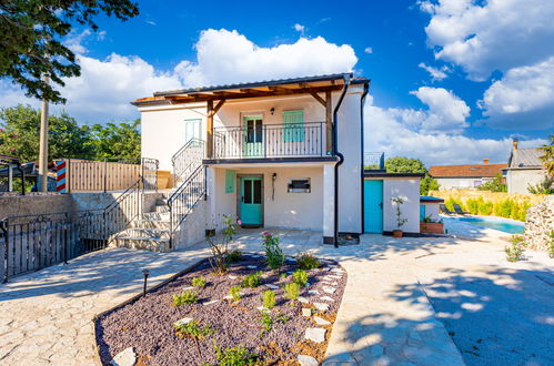 Photo 1 - Maison de 3 chambres à Vrbnik avec piscine privée et vues à la mer