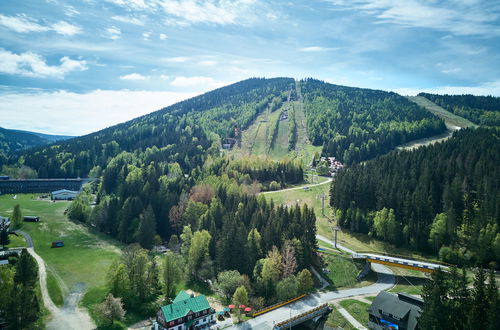 Foto 40 - Apartamento de 1 quarto em Harrachov com jardim e terraço