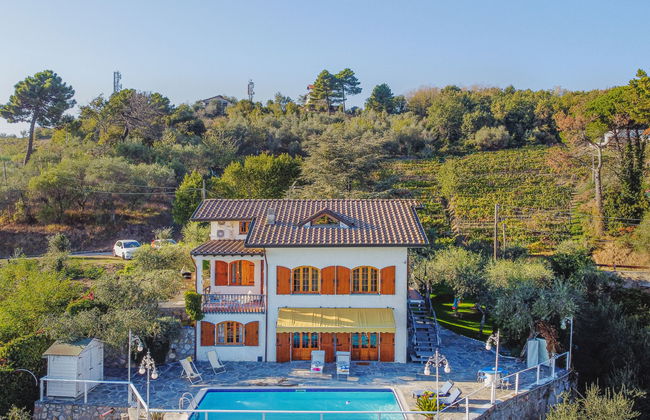 Casa de 5 quartos em Massarosa com piscina privada e jardim - Foto 1