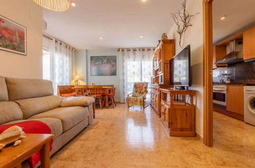 Photo 3 - 3 bedroom Apartment in Calafell with swimming pool and terrace