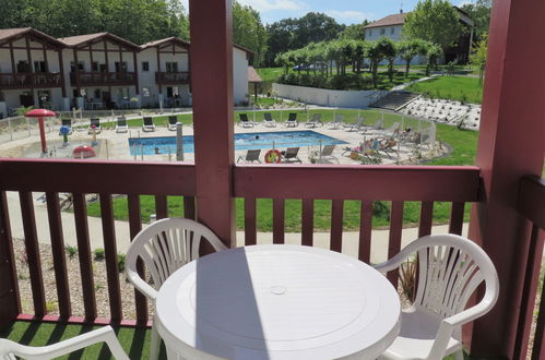 Photo 2 - 1 bedroom Apartment in Urrugne with swimming pool and garden