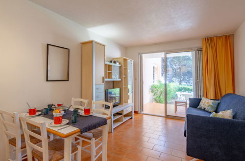 Foto 4 - Apartamento de 1 quarto em Sainte-Maxime com piscina e jardim