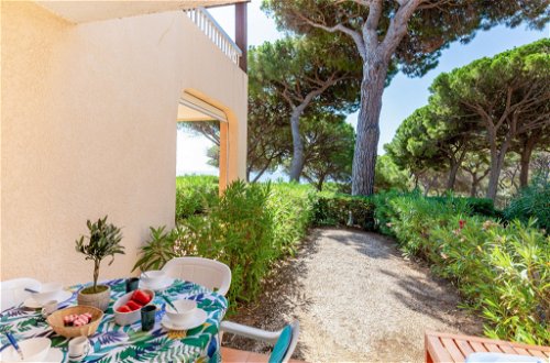 Foto 18 - Apartamento de 1 quarto em Sainte-Maxime com piscina e vistas do mar