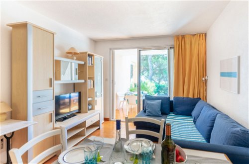 Foto 8 - Apartamento de 1 habitación en Sainte-Maxime con piscina y vistas al mar