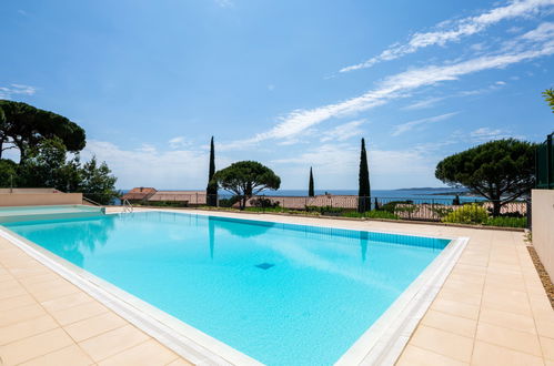 Foto 5 - Appartamento con 1 camera da letto a Sainte-Maxime con piscina e giardino