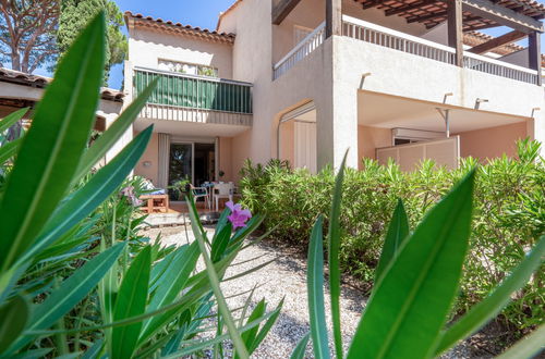 Foto 2 - Appartamento con 1 camera da letto a Sainte-Maxime con piscina e vista mare