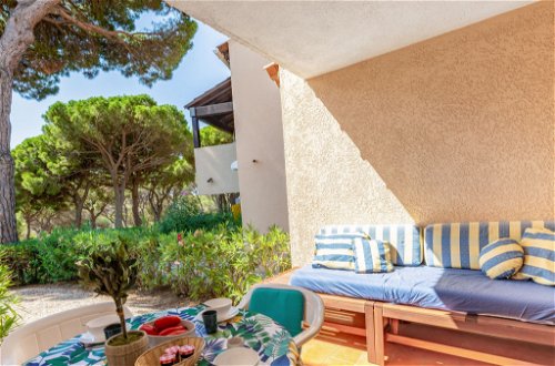 Foto 19 - Apartment mit 1 Schlafzimmer in Sainte-Maxime mit schwimmbad und blick aufs meer