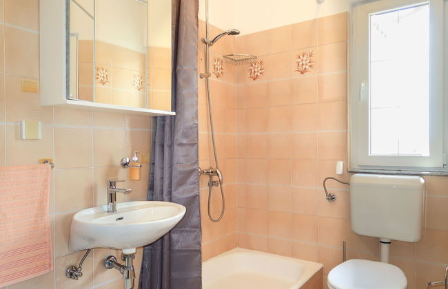 Apartamento de 3 quartos em Rab com jardim - Foto 13