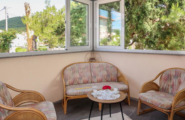 Apartamento de 3 quartos em Rab com jardim - Foto 8