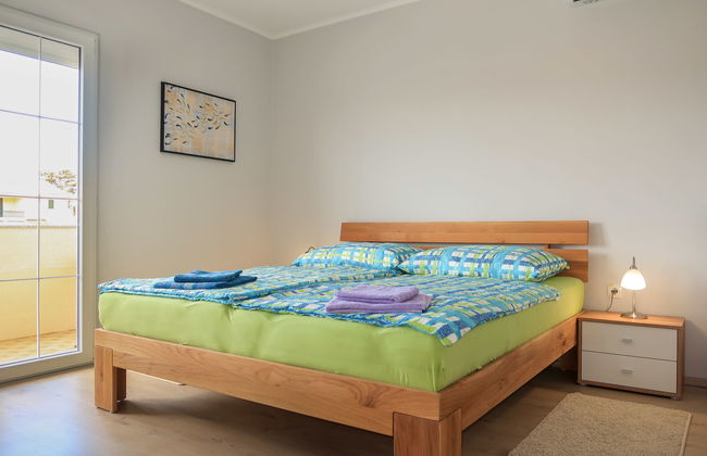 Apartamento de 3 quartos em Rab com jardim - Foto 6
